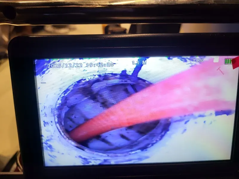 청주 상당구 스프링 장비가 관 안으로 들어간 내시경 화면